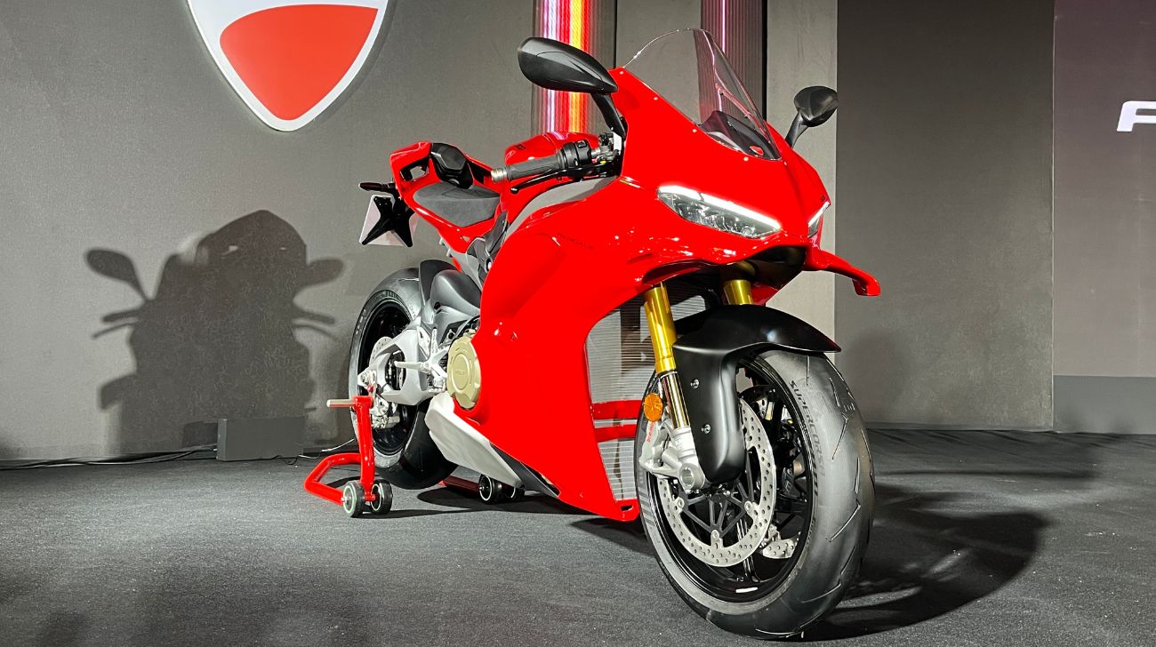 1741250235-ducati Panigale V4s Super Sports Bike Launched In India Delhi Priced 